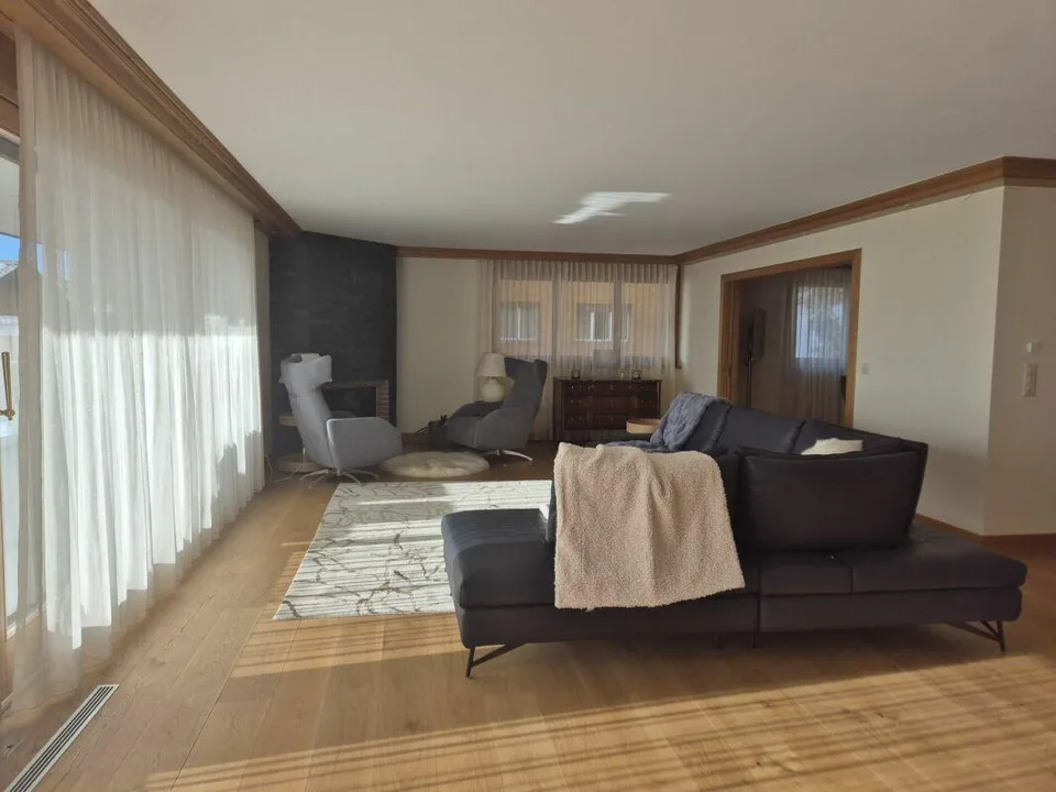Appartement de 5,5 pces avec magnifique balcon-terrasse de 80 m2
