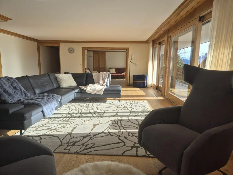 Appartement de 5,5 pces avec magnifique balcon-terrasse de 80 m2