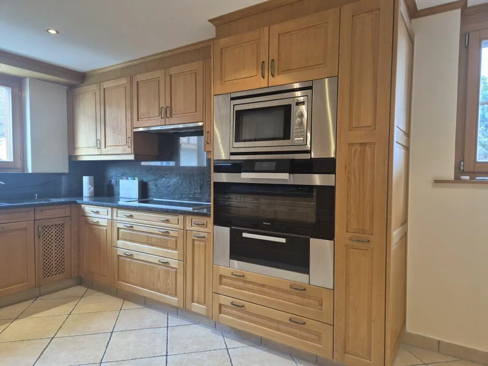 Appartement de 5,5 pces avec magnifique balcon-terrasse de 80 m2