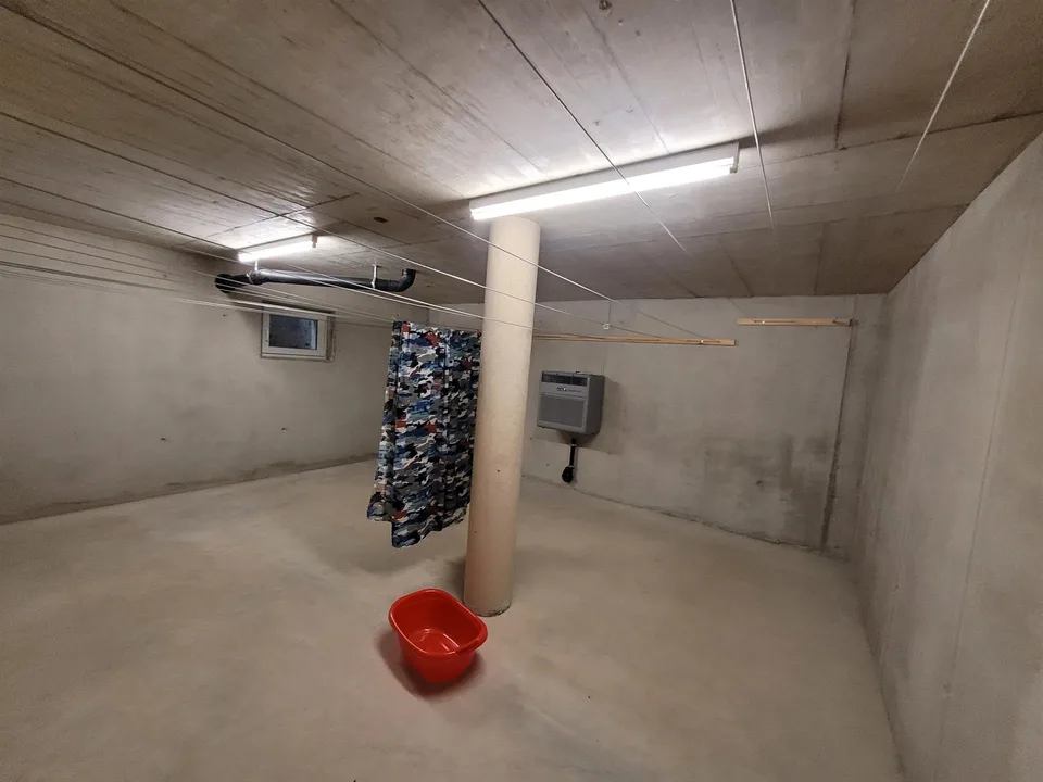 Grosszügige, helle Wohnung im Eigentumsstandard mit Galerie