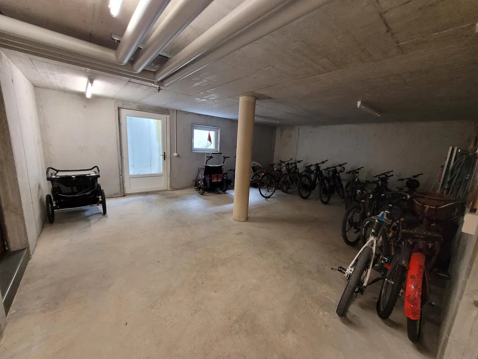 Grosszügige, helle Wohnung im Eigentumsstandard mit Galerie