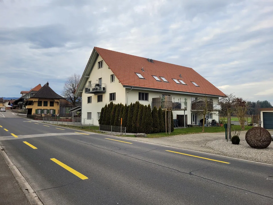 Grosszügige, helle Wohnung im Eigentumsstandard mit Galerie