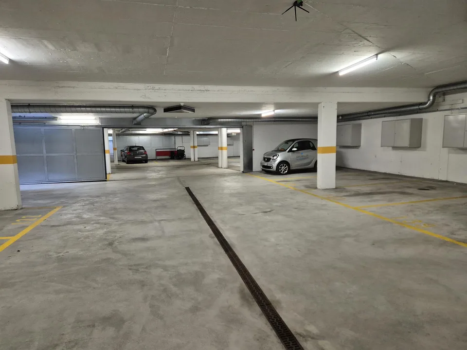 Tiefgaragenplätze direkt beim Bahnhof Lenzburg
