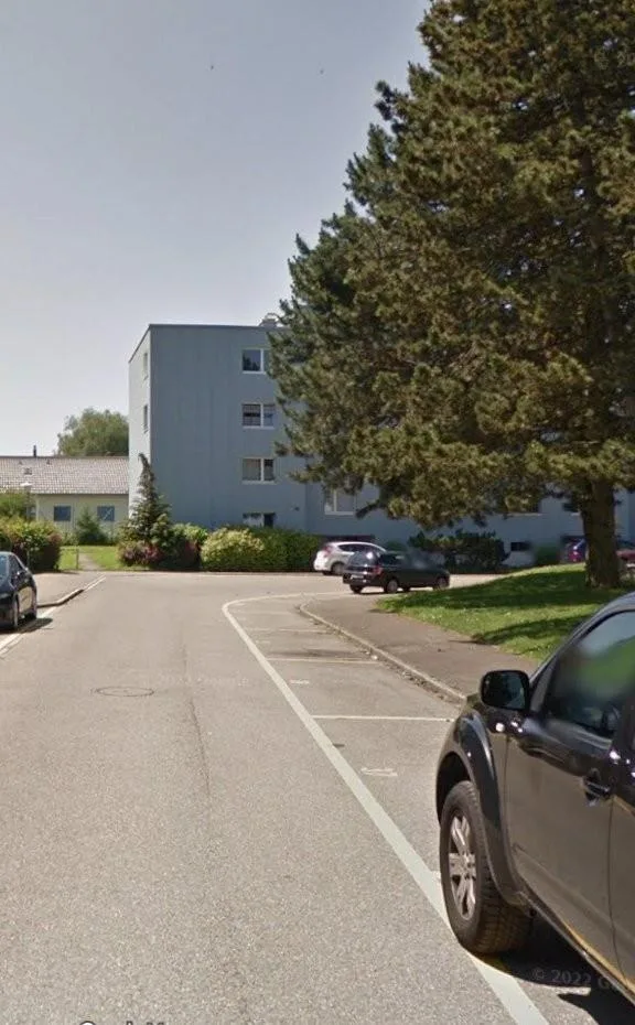 Aussenparkplätze in Pfäffikon ZH zu vermieten!