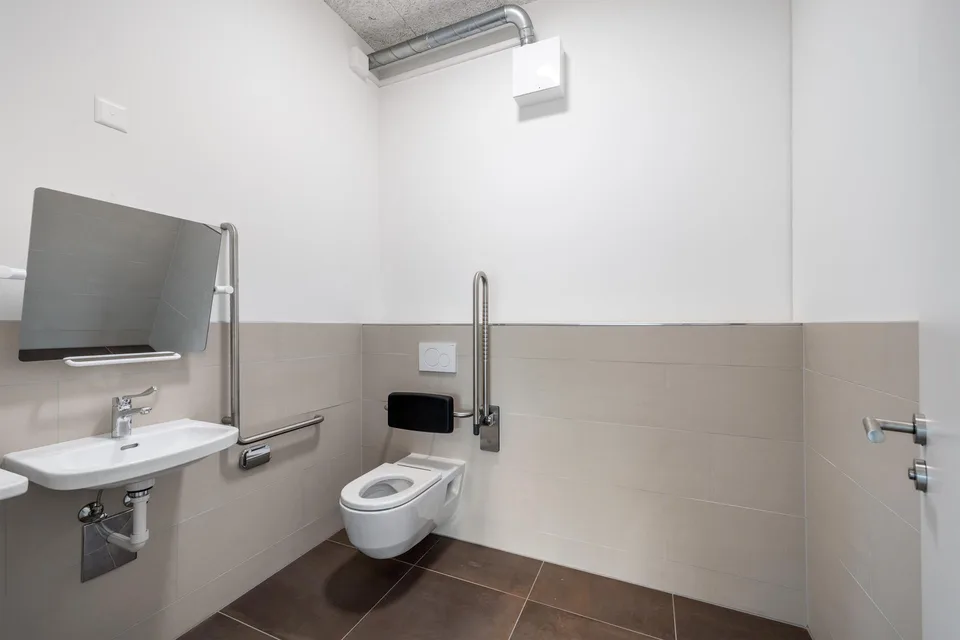 Büro- oder Ladenteilfläche in der modernen Überbauung Sennenwies – foto 6 di 9