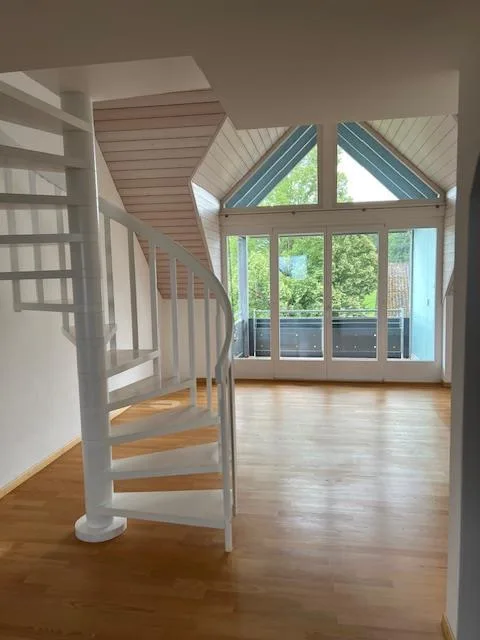 Ruhige, sonnige 4 1/2 Zimmer Maisonettewohnung 120 m2 inkl. Garage