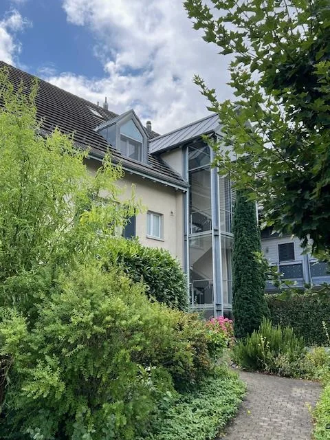 Ruhige, sonnige 4 1/2 Zimmer Maisonettewohnung 120 m2 inkl. Garage