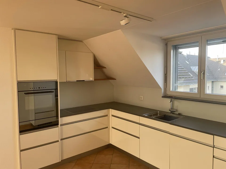 Ruhige, sonnige 4 1/2 Zimmer Maisonettewohnung 120 m2 inkl. Garage