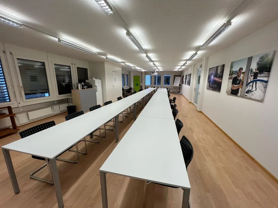 Perfekter Anschluss an das öV- und Strassennetz: 110 m2 Büroraum
