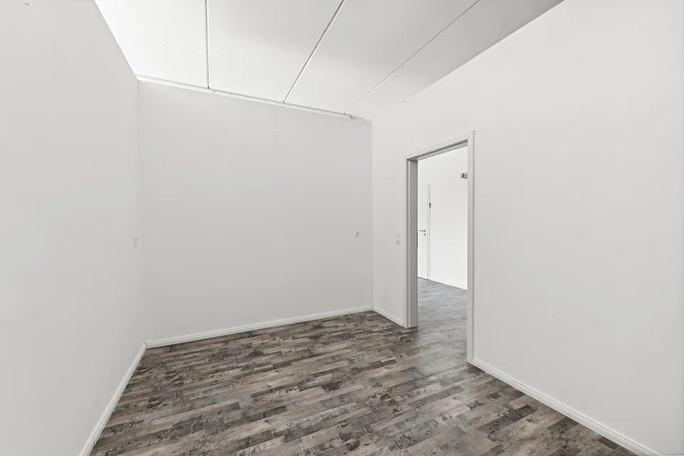 ausgebaute Gewerbefläche / Büro per sofort – Foto 6 von 13