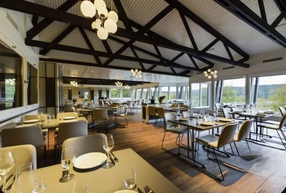 Repräsentative Gastronomieimmobilie mit Eventsaal und Terrasse in R...