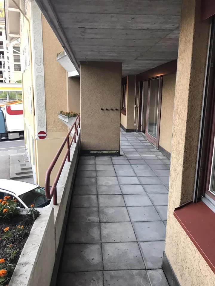 Grosse 6.5 Zimmerwohnung in super Zustand mit 2 Balkonen