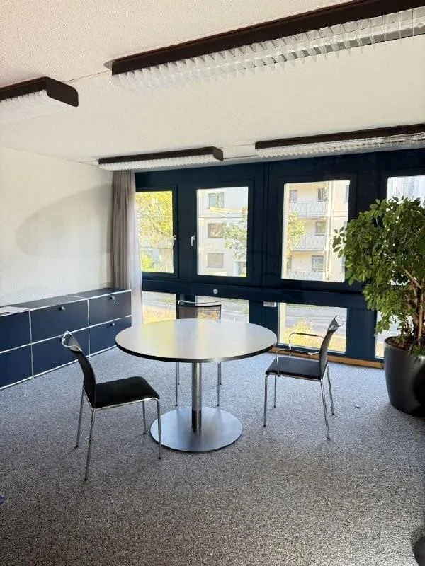 Büro im Zentrum von Luzern inkl. Parkplätzen vor dem Haus und direk...