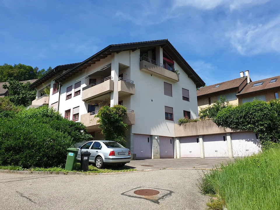 2 1/2 Zimmerwohnung, Dachstock
