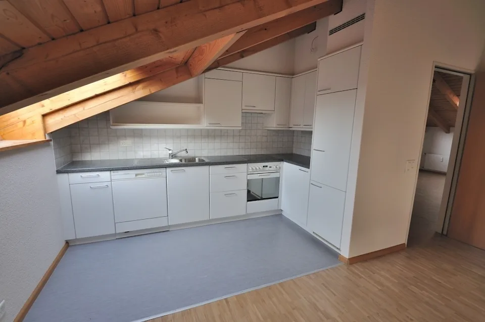 2 1/2 Zimmerwohnung, Dachstock