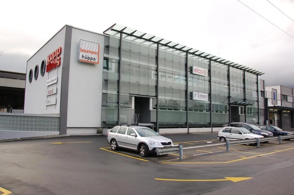 Büro-/Gewerberäumlichkeiten an gut erschlossener Lage