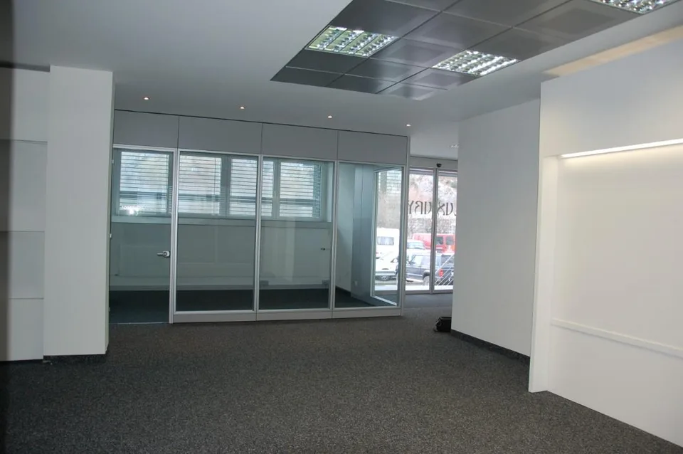 Büro-/Gewerberäumlichkeiten an gut erschlossener Lage