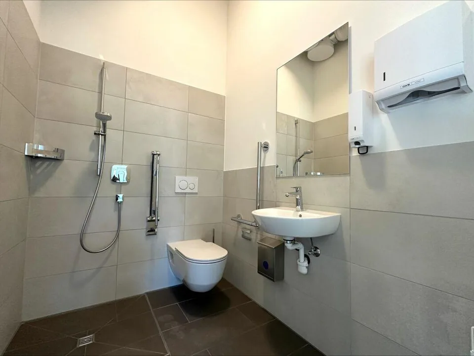ERSTVERMIETUNG - Zukunftsorientierte Büro- oder Praxisfläche à 163 ... – foto 6 di 7