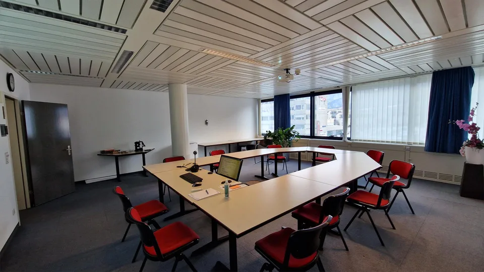 Büro / Gewerbe / Praxis / Atelier: 591 m2 in Chur West zu vermieten