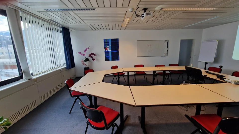 Büro / Gewerbe / Praxis / Atelier: 591 m2 in Chur West zu vermieten