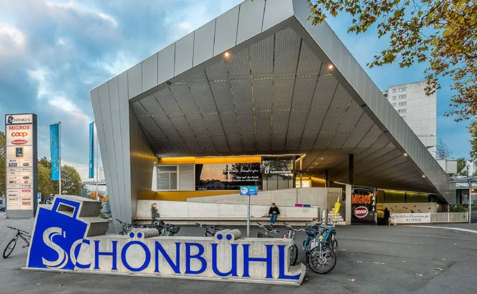 Am Tor zum Schönbühl Center