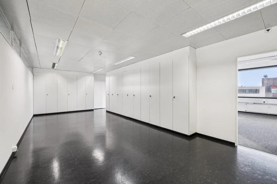MODERNE BÜROFLÄCHEN AN TOPLAGE BEIM CLARAPLATZ – photo 8 of 9