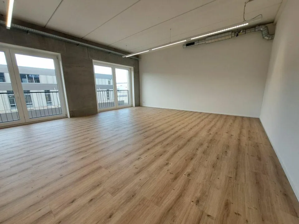 Attraktives Büro mit 107m2 in Gewerbegebäude zu vermieten