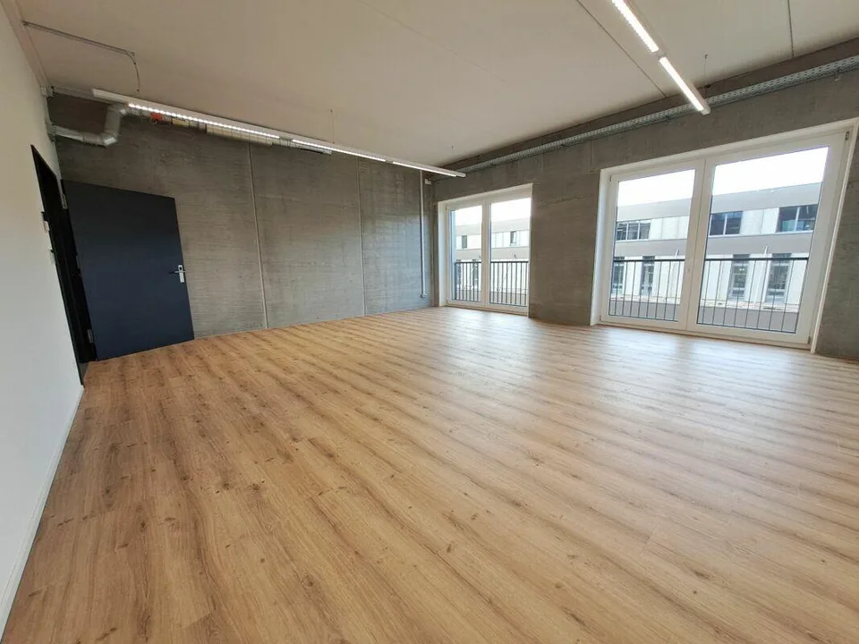 Attraktives Büro mit 107m2 in Gewerbegebäude zu vermieten