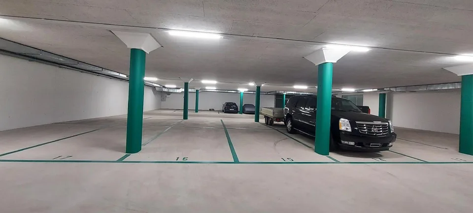 Tiefgaragenplätze oder Abstellplätze zu vermieten