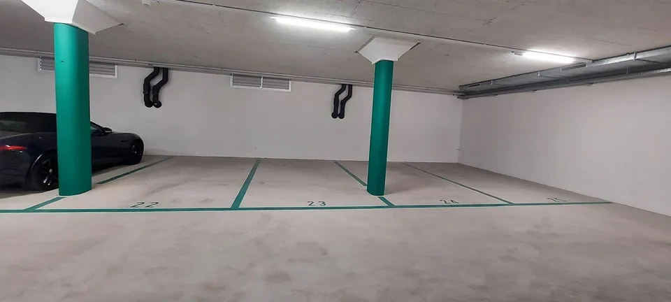 Tiefgaragenplätze oder Abstellplätze zu vermieten