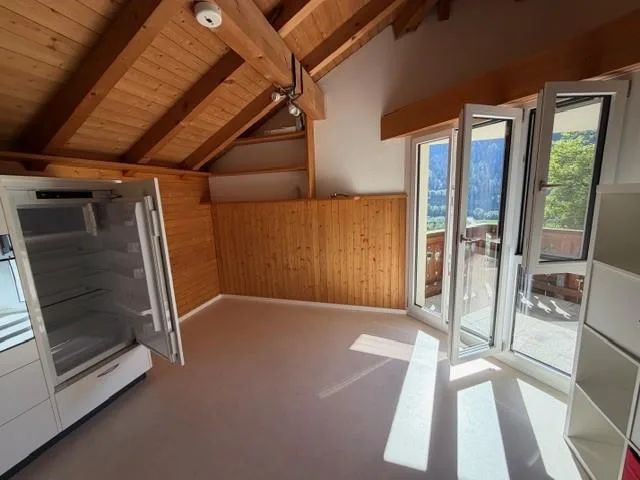 3.5 Zimmer-Dachwohnung mit wunderbarer Sicht auf Thusis zu vermieten