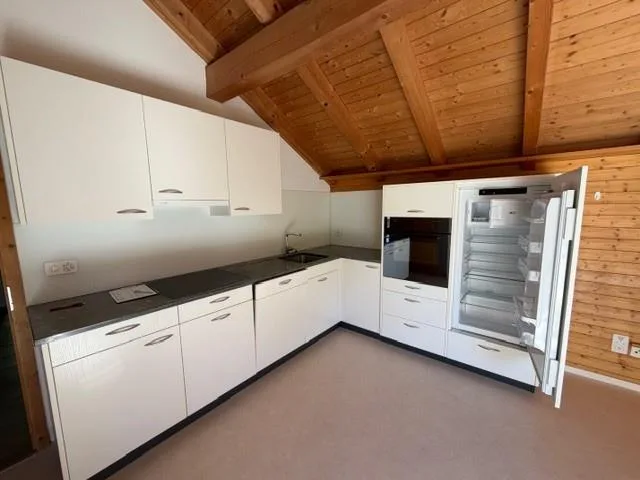3.5 Zimmer-Dachwohnung mit wunderbarer Sicht auf Thusis zu vermieten