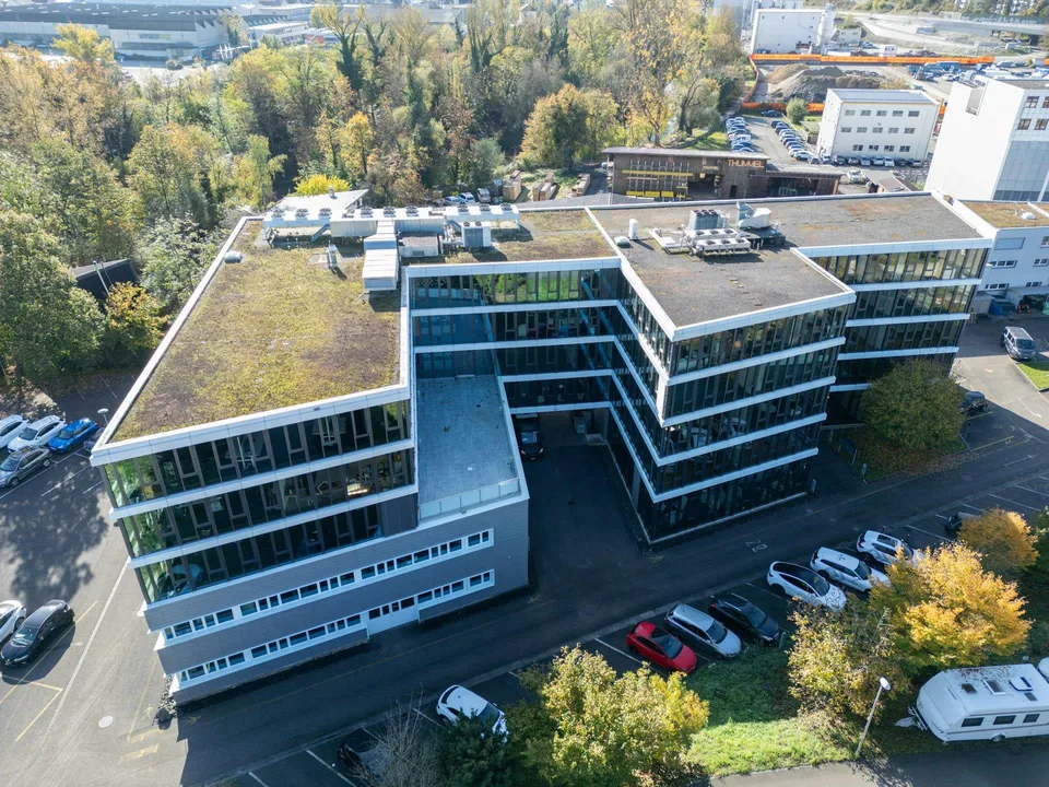 177m² Bezugsbereite Top Büroflächen in Aesch - GWERB7