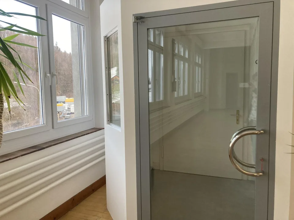 Gewerberäume (157 - 658 m2) mit guter Zufahrt und genügend PP – Foto 11 von 14