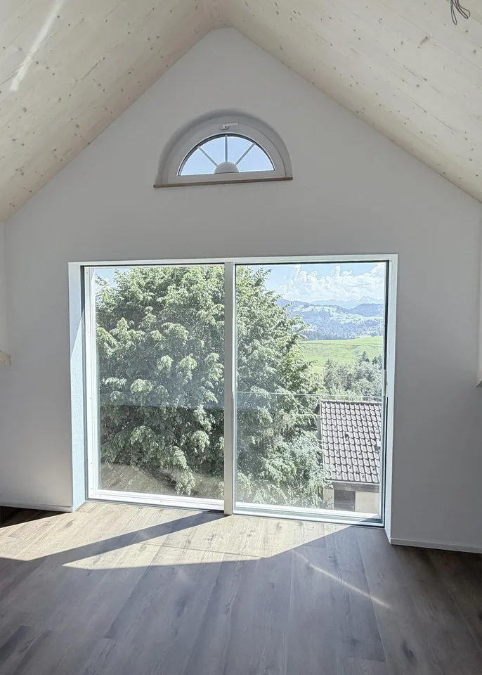 2.5 Zimmer Neubauwohnung mit Lift