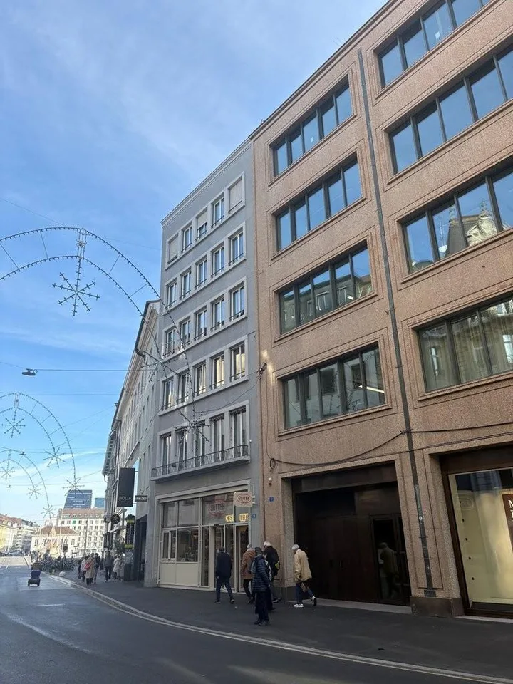 Business-Hotspot: Moderne Praxis-/Büroraum an Top Lage
