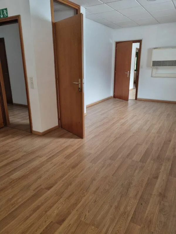 Affittasi uffici – Foto 11 von 18