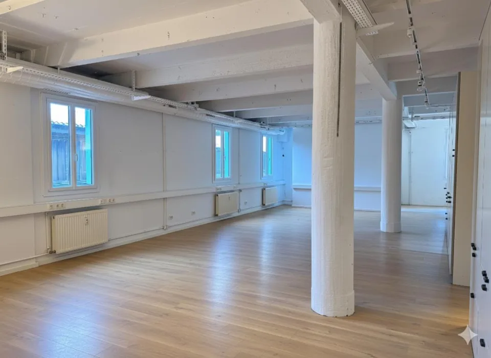 Bureau de 163 m2 dans le Quartier du Flon