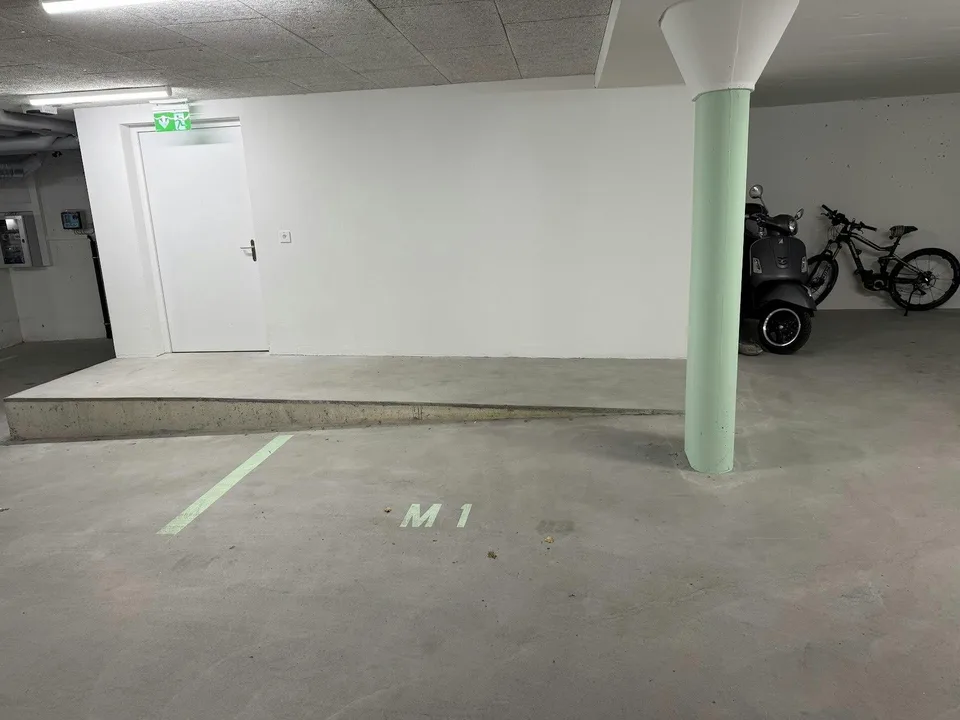 Motorradplatz in neuer Tiefgarage