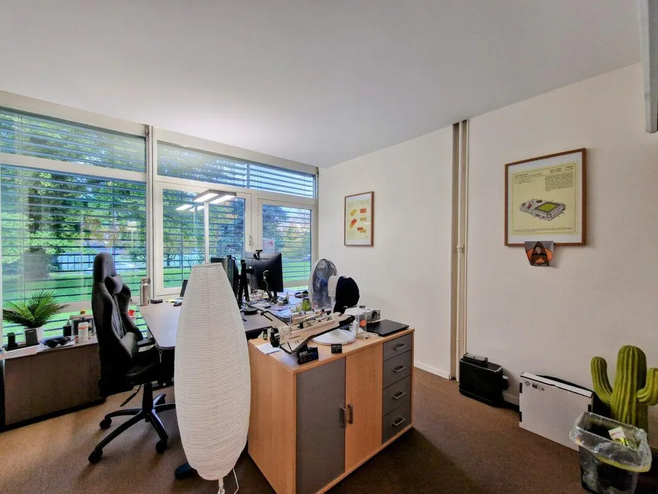 Bureaux clés en main, modernes et lumineux, face au lac.
