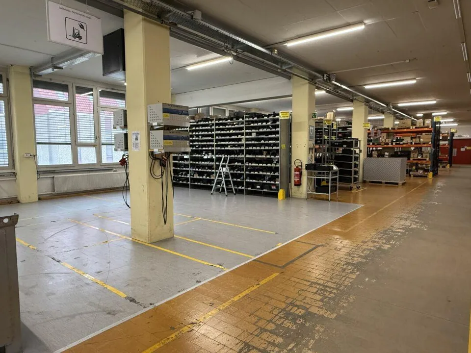 Gewerbeflächen mit ca. 1'200 m2 auf einer Ebene