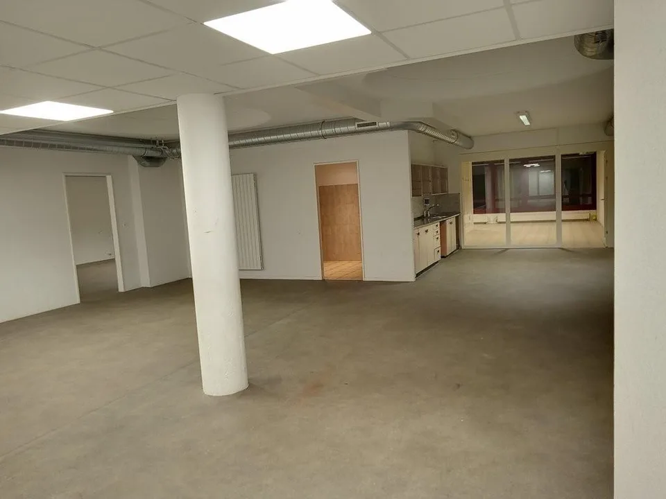 Local commercial d environ 245 m2 à louer immédiatement – photo 6 of 11