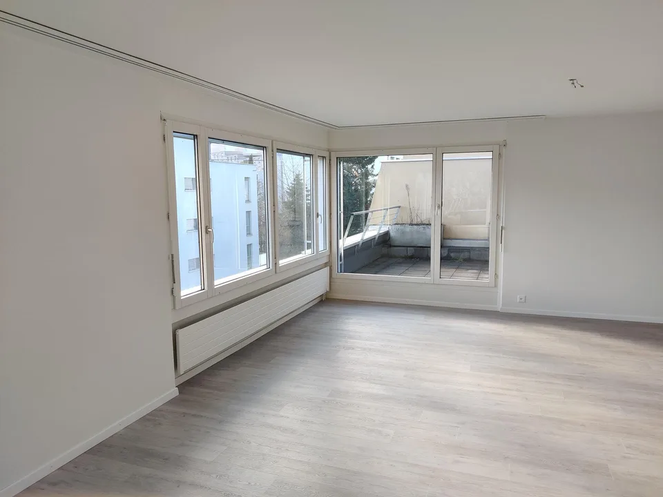 Grosse 4.5 Zimmer - Attikawohnung mit zwei Terrassen – Foto 8 von 13