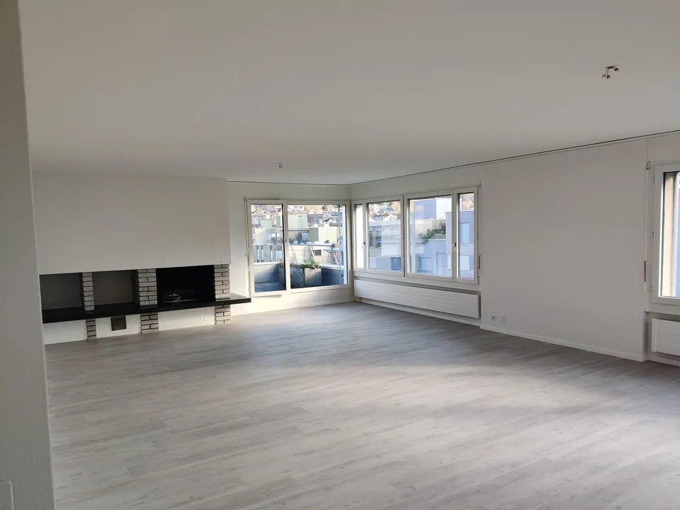 Grosse 4.5 Zimmer - Attikawohnung mit zwei Terrassen – Foto 6 von 13