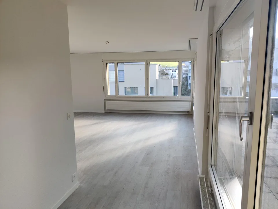 Grosse 4.5 Zimmer - Attikawohnung mit zwei Terrassen