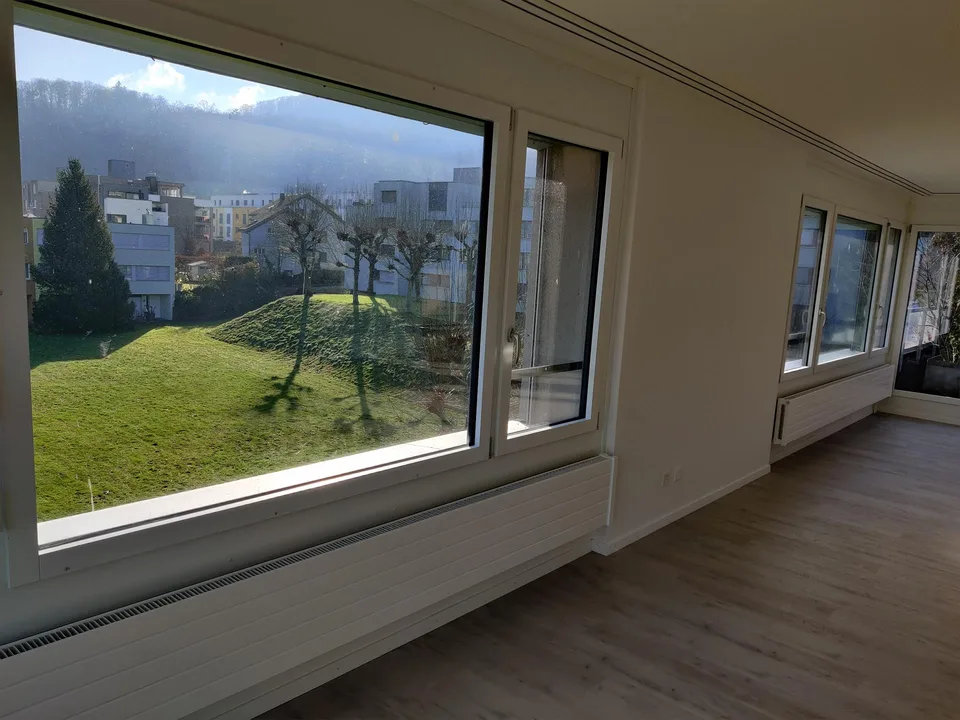 Grosse 4 1/2-Zimmer-Attika-Wohnung mit zwei Terrassen
