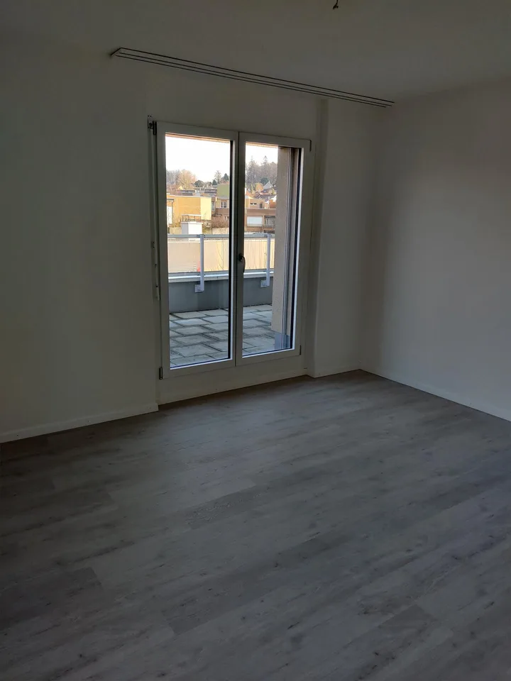 Grosse 4 1/2-Zimmer-Attika-Wohnung mit zwei Terrassen – Foto 9 von 13