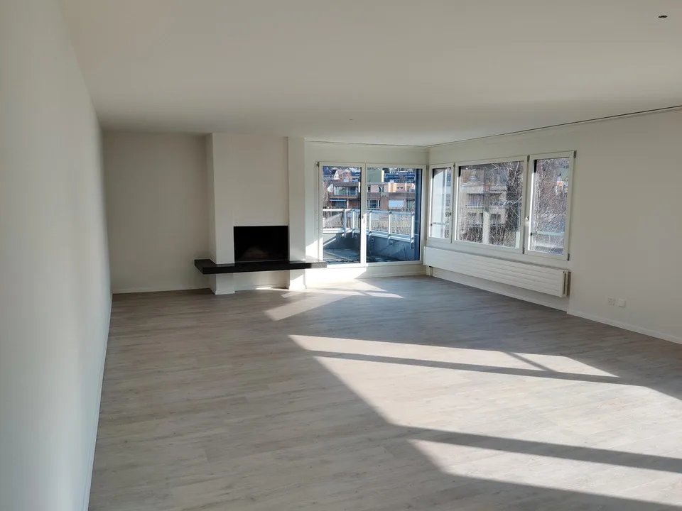 Grosse 4 1/2-Zimmer-Attika-Wohnung mit zwei Terrassen