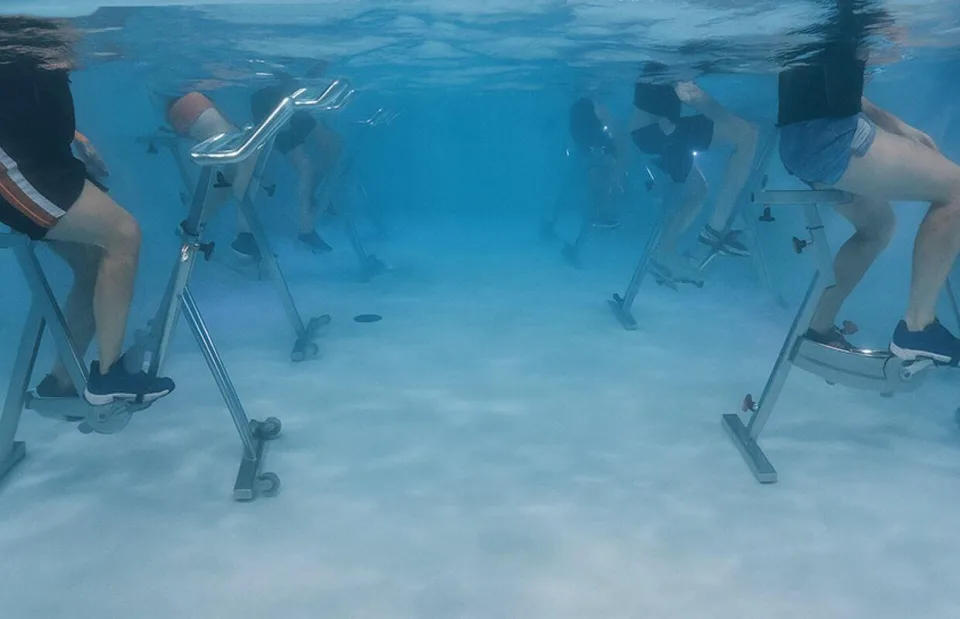 Gewerbehaus mit Schwimmbecken zum mieten – Foto 22 von 27