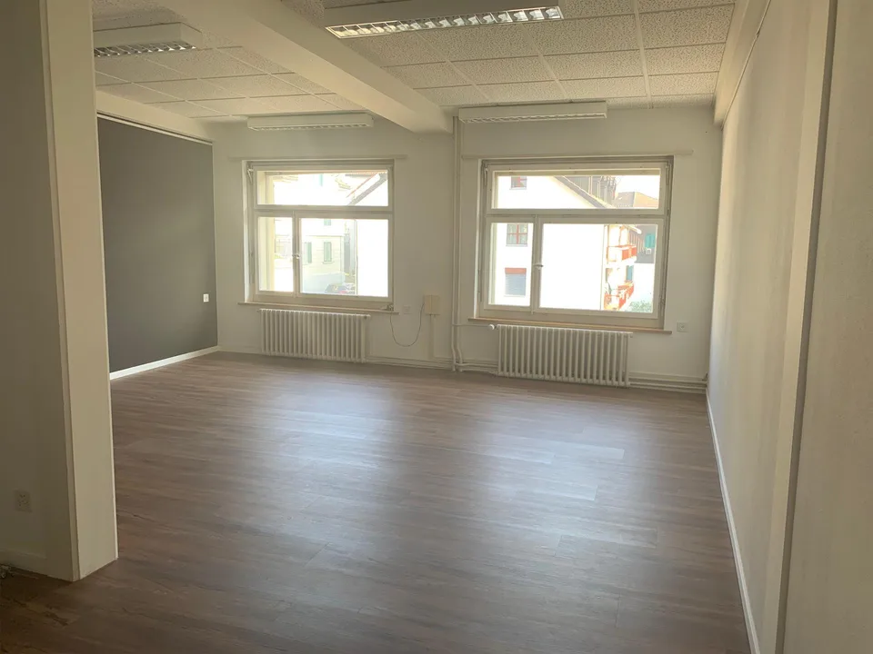 Attraktiver Gewerberaum an zentraler Lage in Rüti